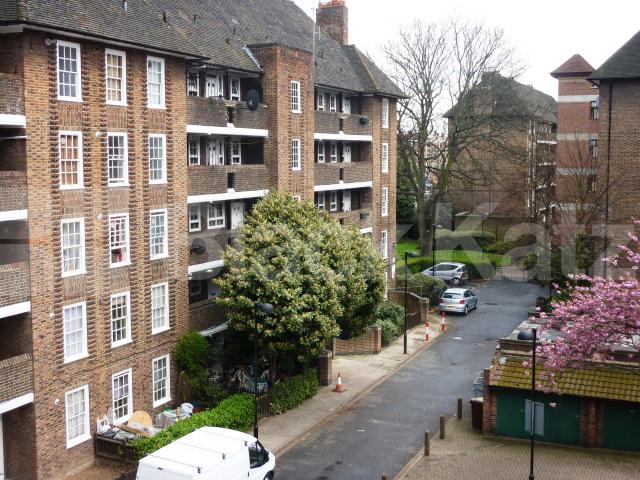 			1 Bedroom, 1 bath, 1 reception Flat			 Biddestone Road , CALEDONIAN ROAD